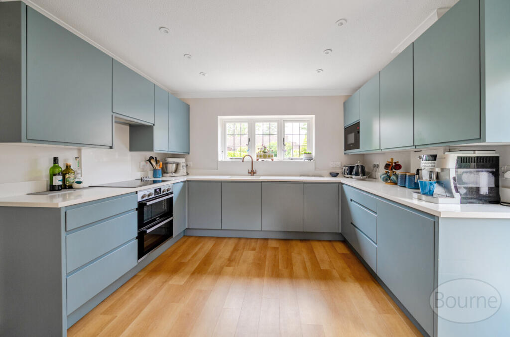 23e0f0b8-9b77-472...