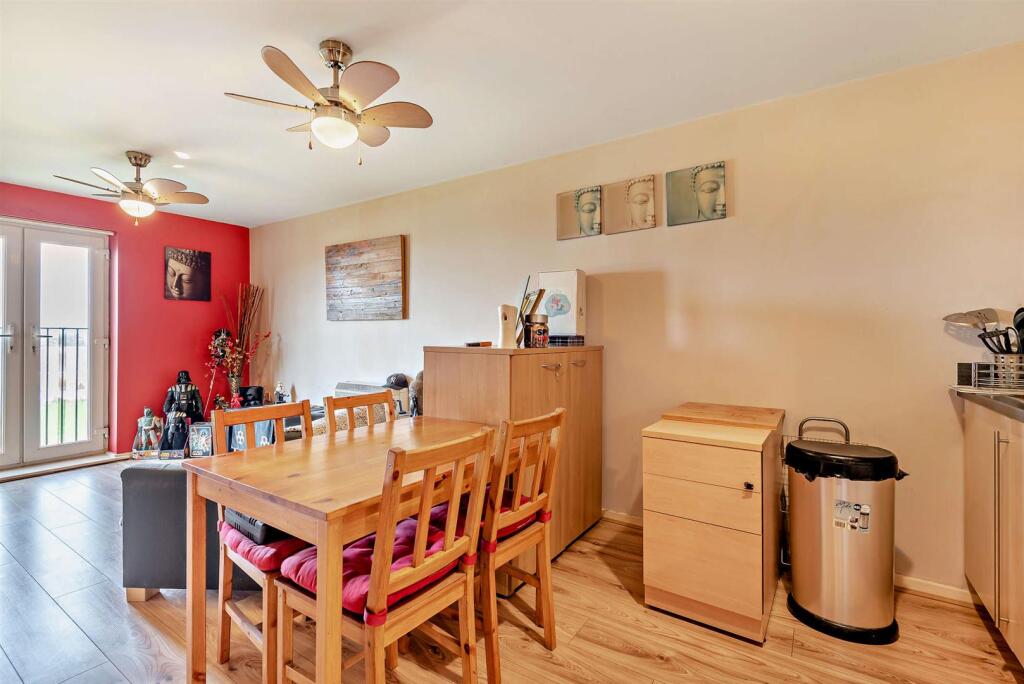 8668511-interior04-800.jpg
