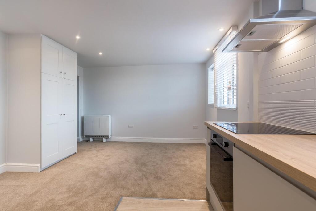 Guild Court Ap6-3.jpg