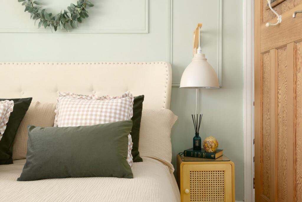 61 Holmes Hill Road, BS5--11.jpg