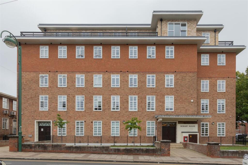 Robart House, E11