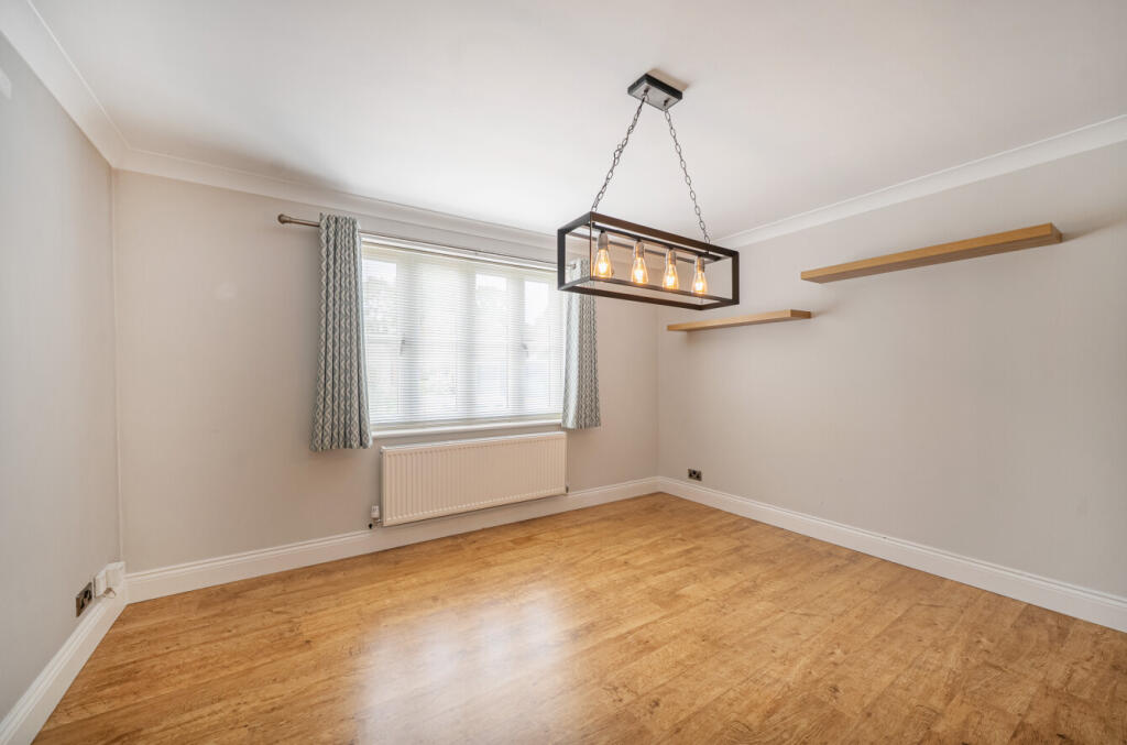 1350380-8-68cabb5...