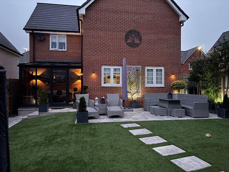 VENDOR NIGHT PHOTO REAR