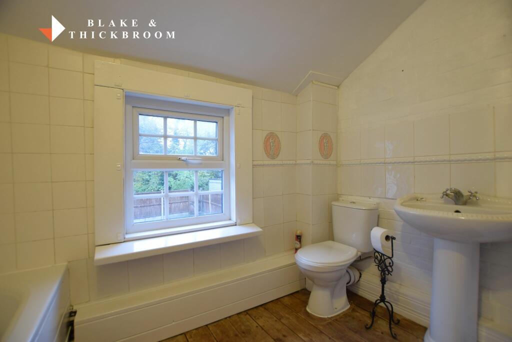 FAMILY BATHROOM