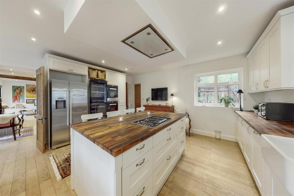 Kingwell, South Hill Avenue - lLVX5p4sEzTeuLVPZAKN