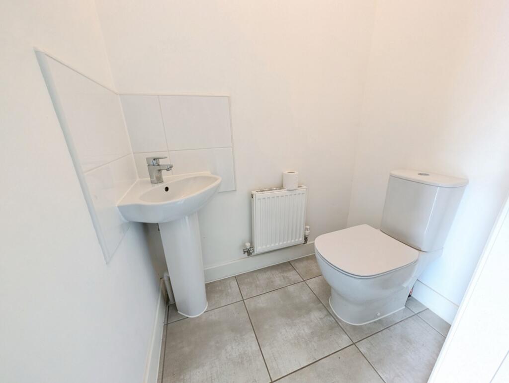 pbox-bathroom-341414.jpg