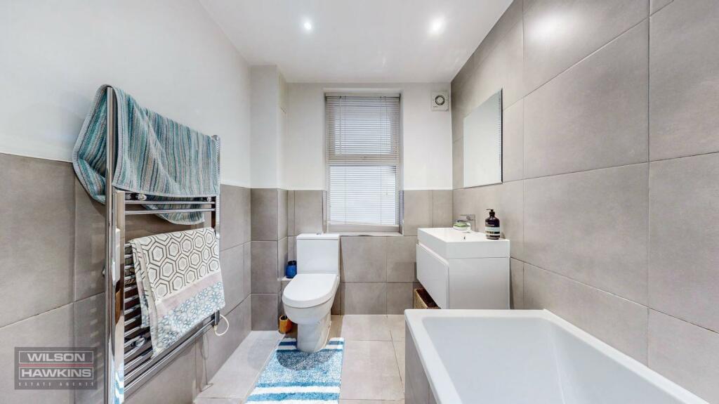 1 Moat Lodge, London Road - 1IVuBdQzRX9NmrTFm2dE (