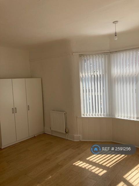 Front Bedroom &amp; Wardrobes