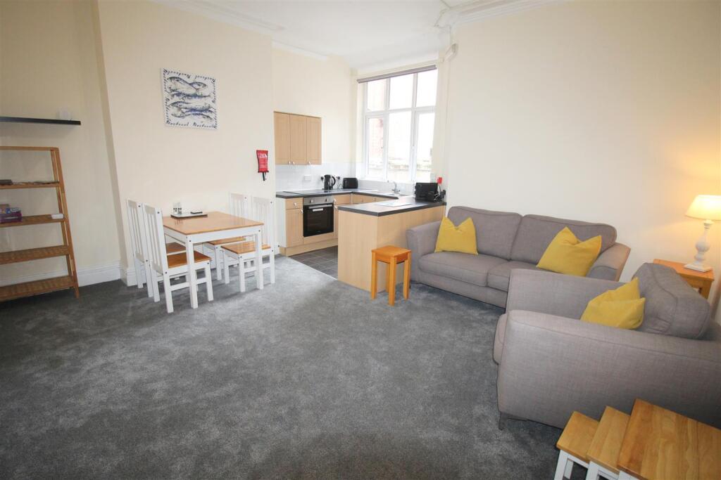 Open Plan Lounge/Kitchen