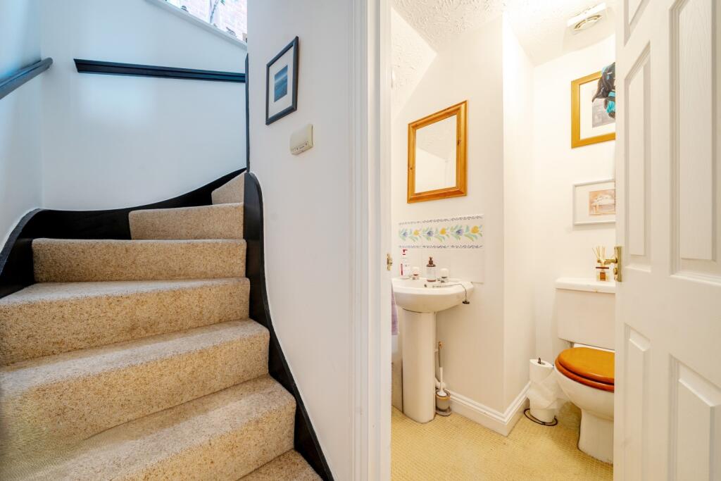 Balintore Rise downstairs cloakroom