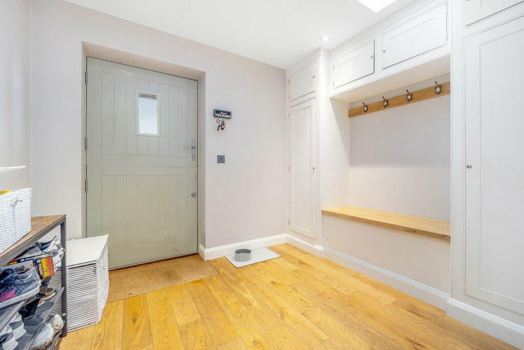Entrance/Cloakroom