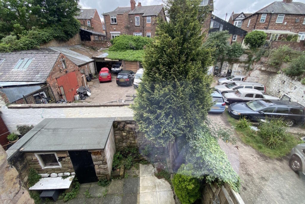 OUTSIDE - REAR - VIEW