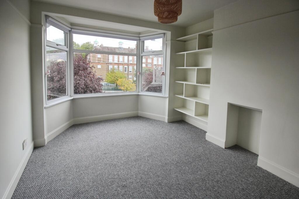 pbox-bedroom-341803.JPG
