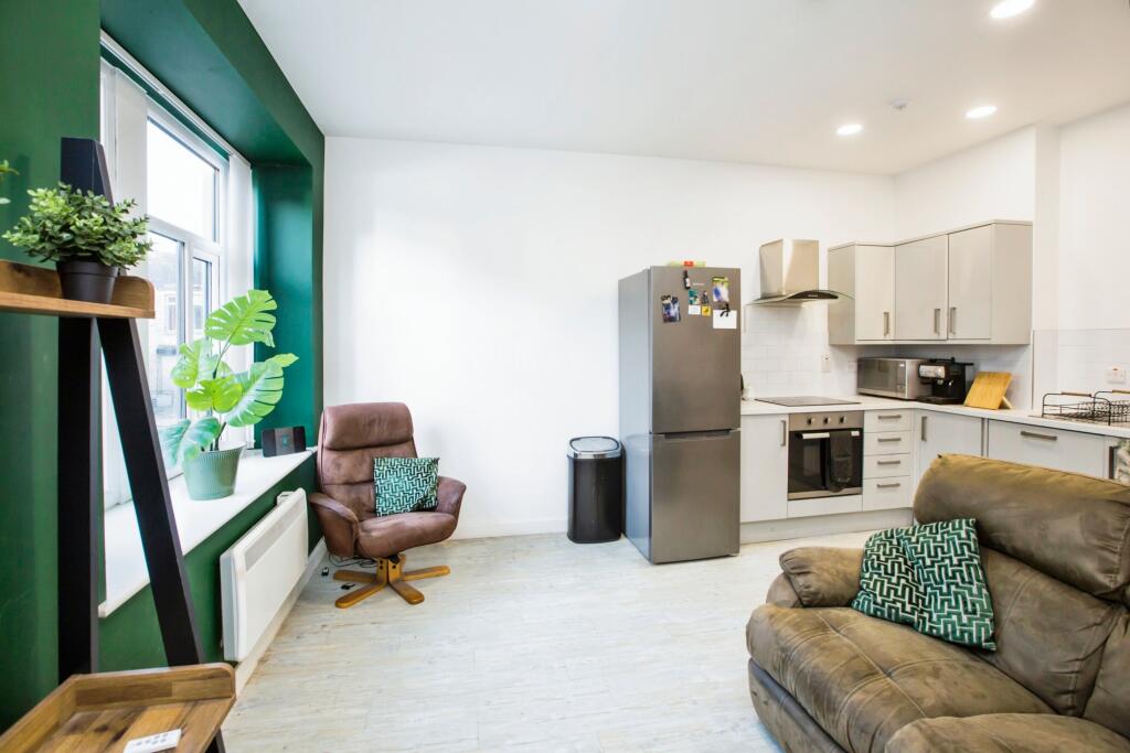 Lounge / Kitchen