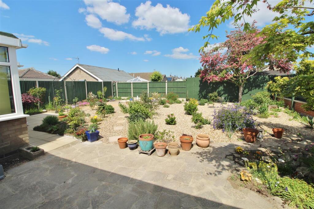 REAR GARDEN -