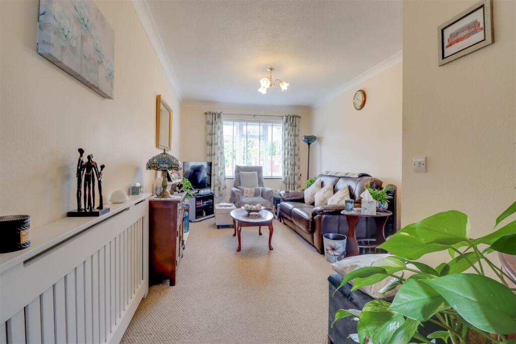 29 PINE CLOSE-8.jpg