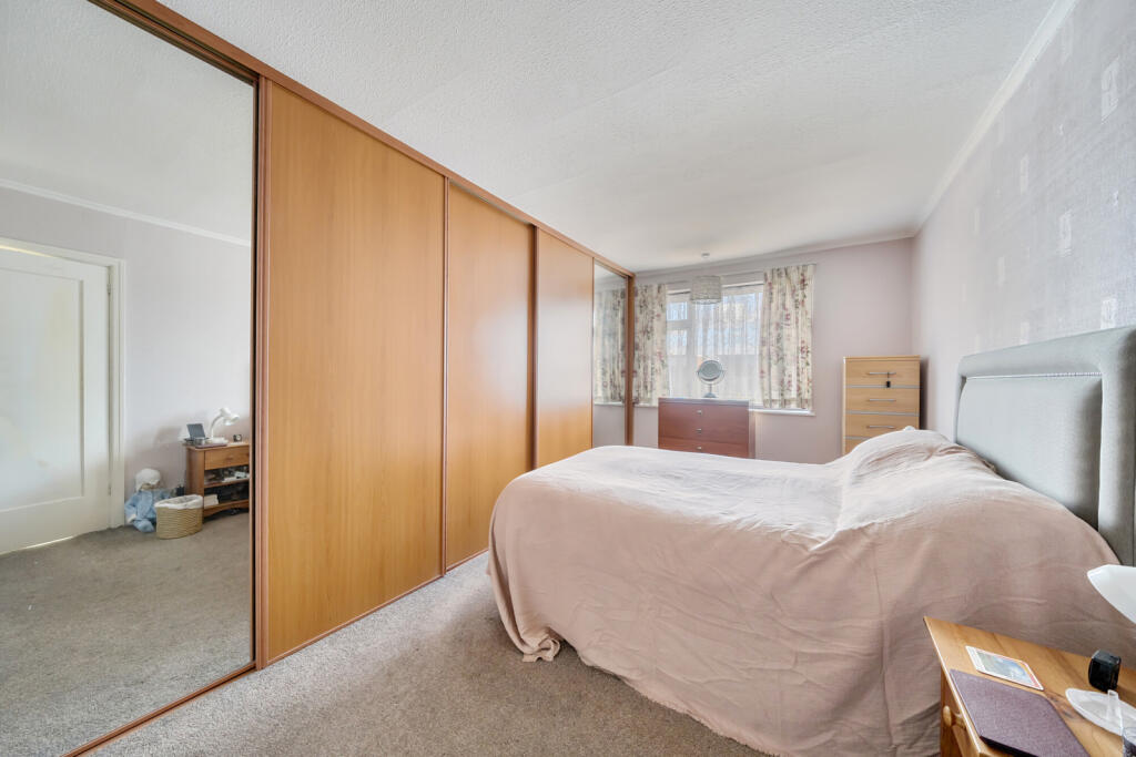 1347279-8-68c9454...