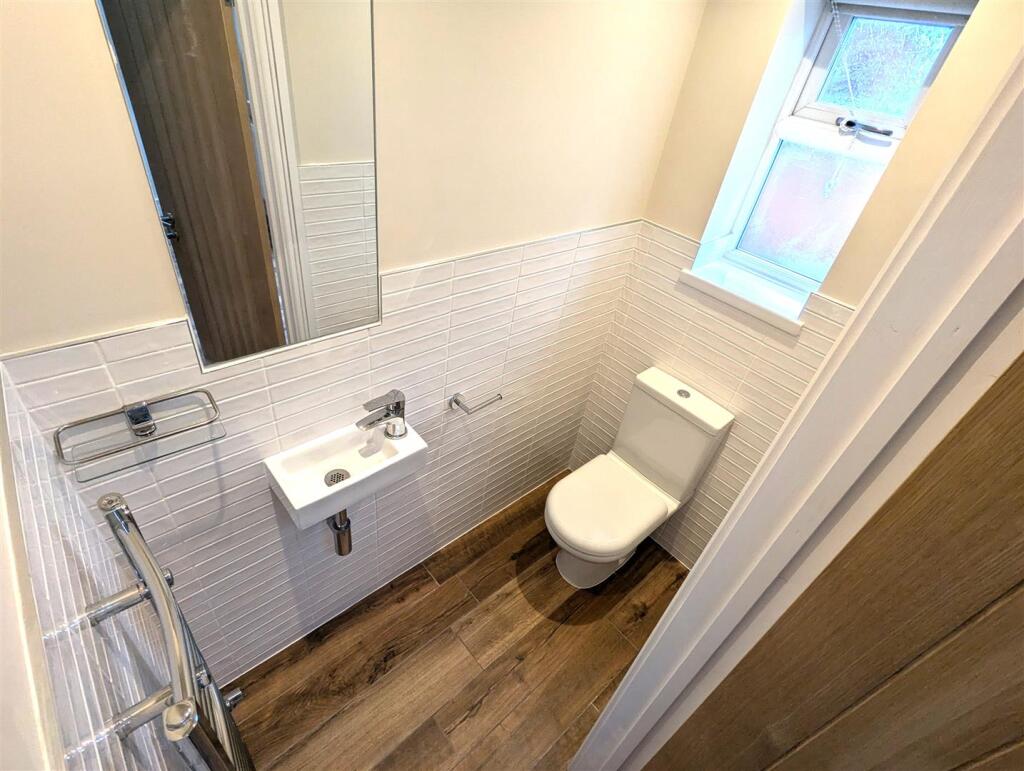 Downstairs WC.jpg
