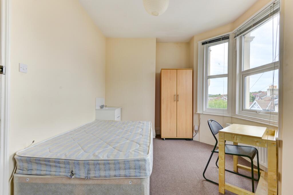 97 Whippingham Road Bedroom 6 (2)