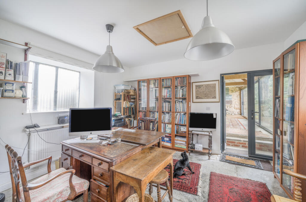 1346329-5-68b7168...