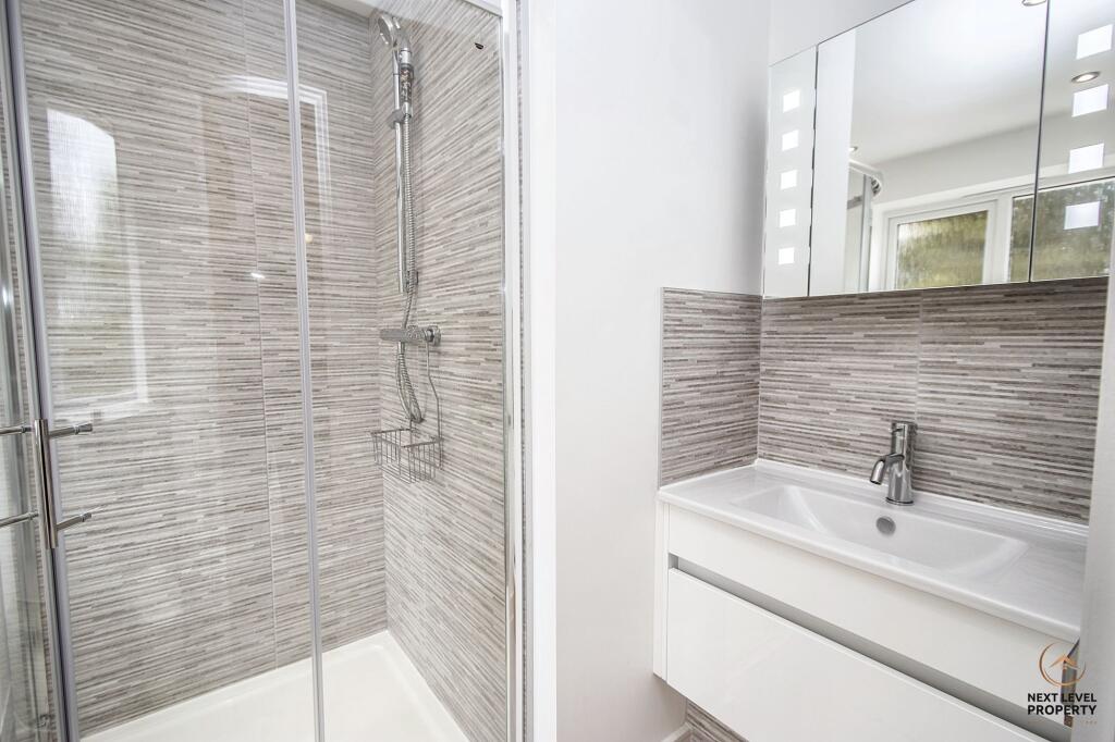 En-Suite 2
