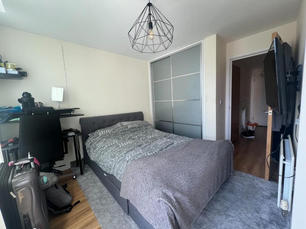 Bedroom.JPG