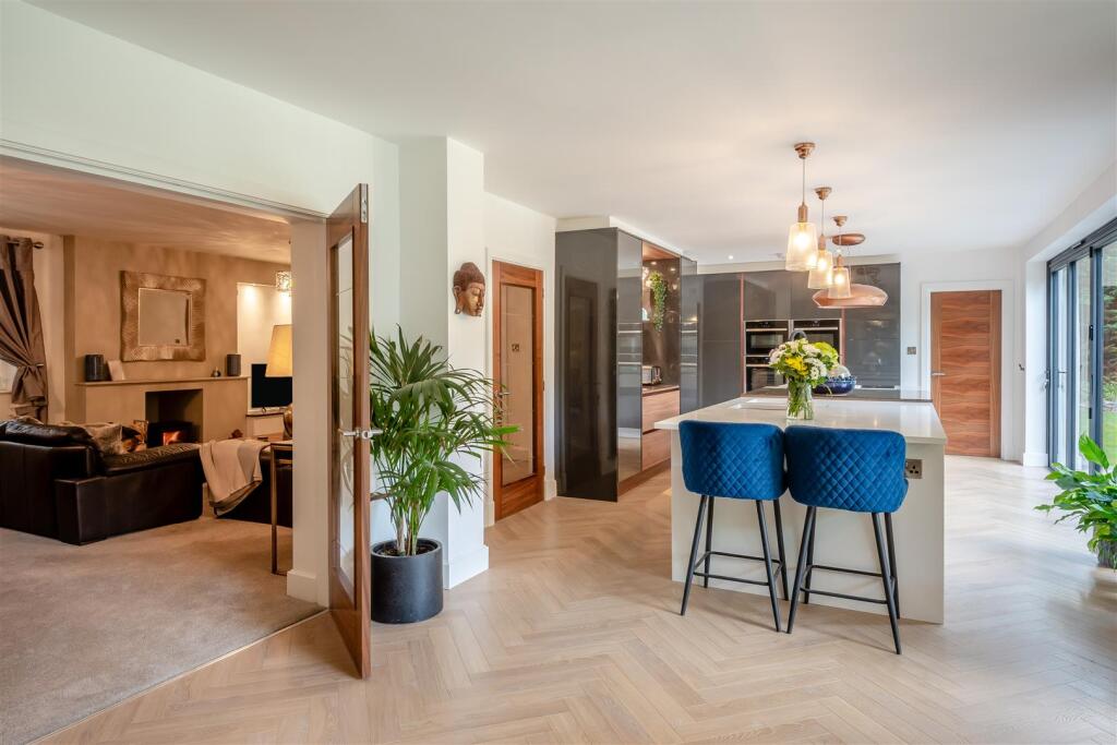 8647547-interior53.jpg