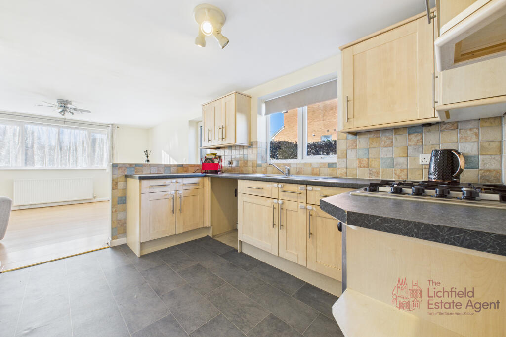 CAM02494G0-PR0072-STILL031