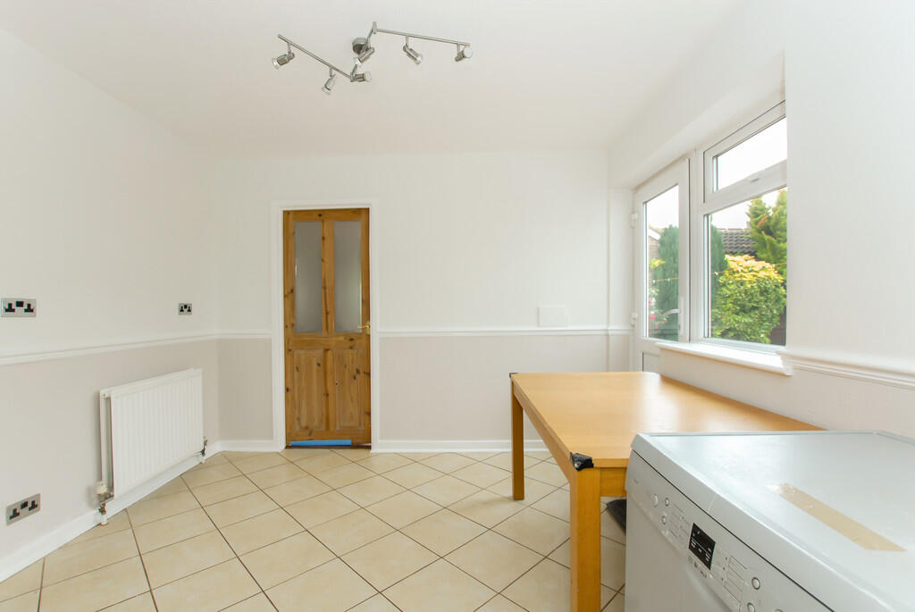 185 ROCHFORD GARD...