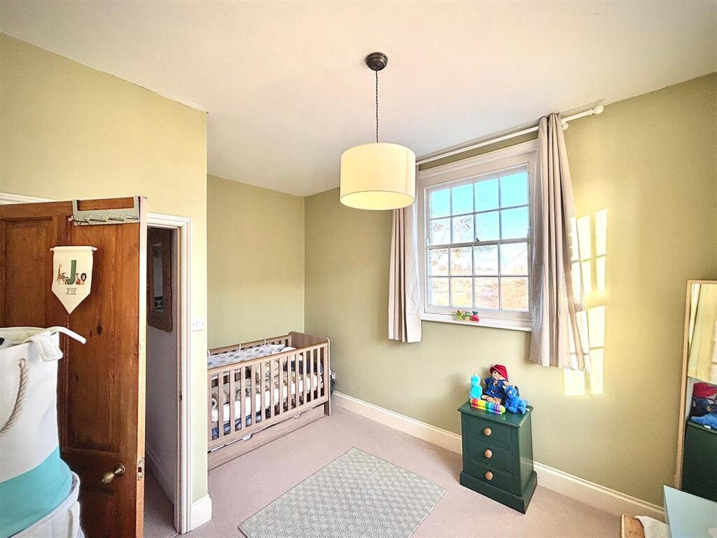 12_bedroom4_01.jpg