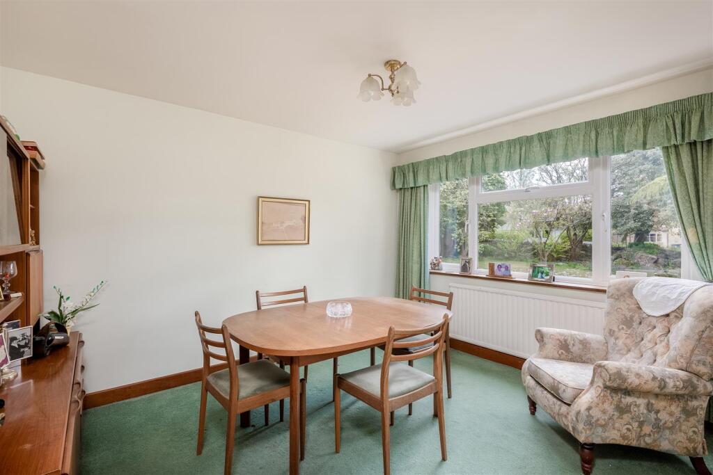 19 Ditchley Road-7.jpg