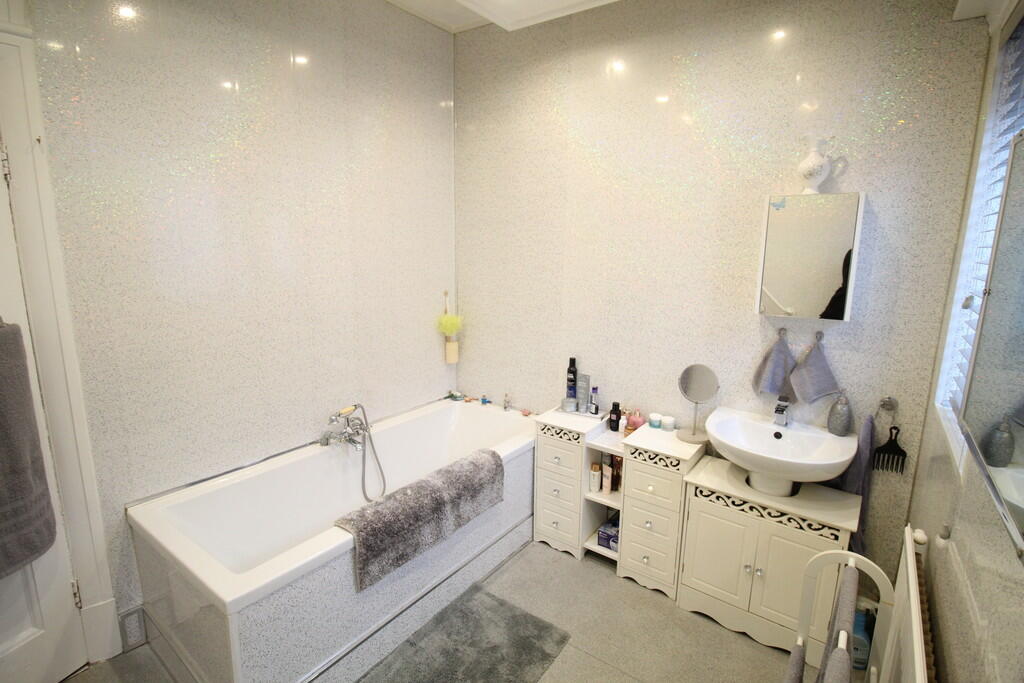 First Floor Famil...