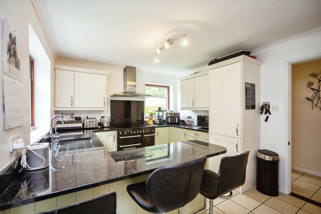 7 Kitchen