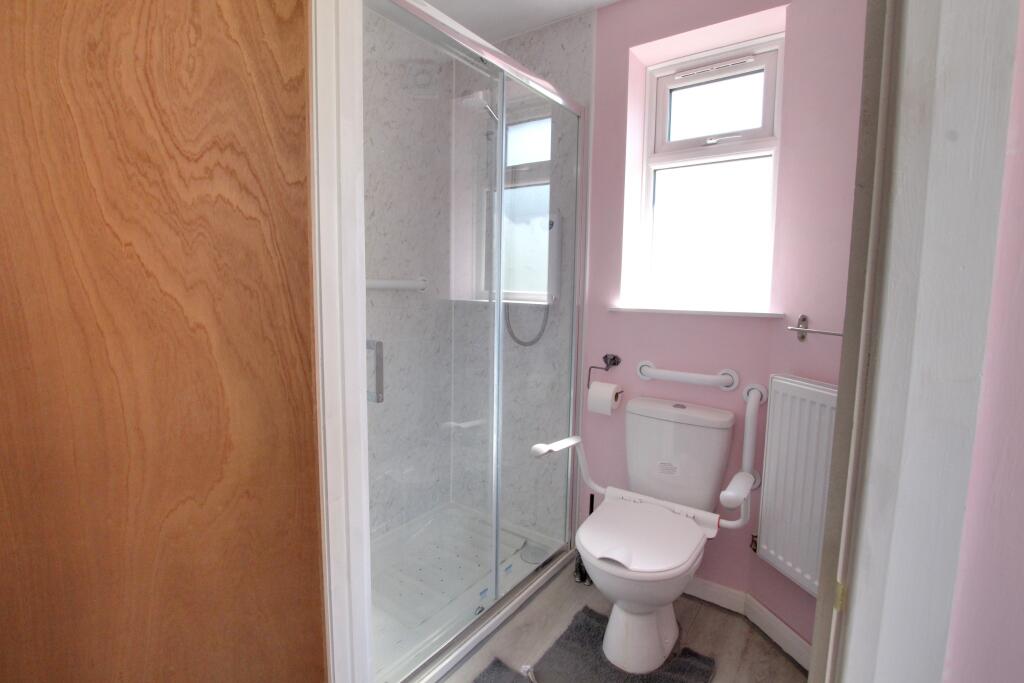 GROUND FLOOR SHOWER ROOM