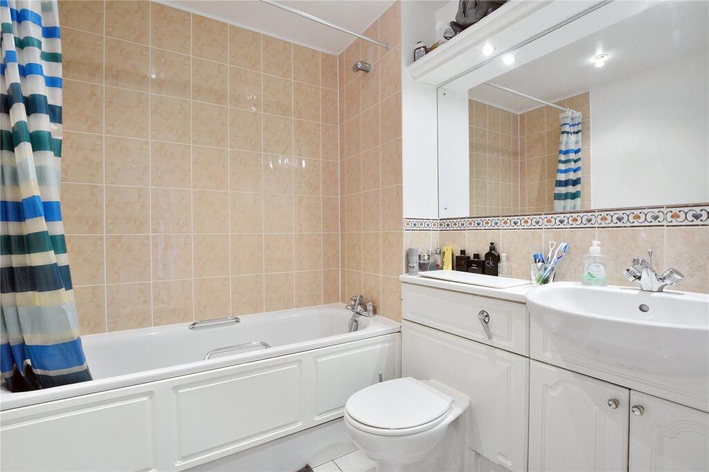 En Suite Bathroom