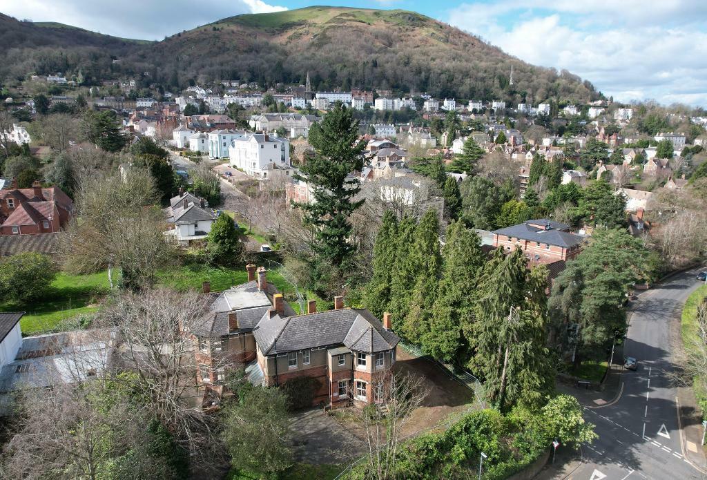 Situated in prime area of Great Malvern