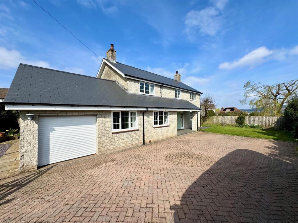 GARAGE AND GARDENS