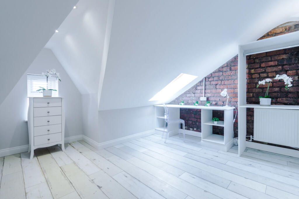 27 Woodcroft Road Bedroom 12