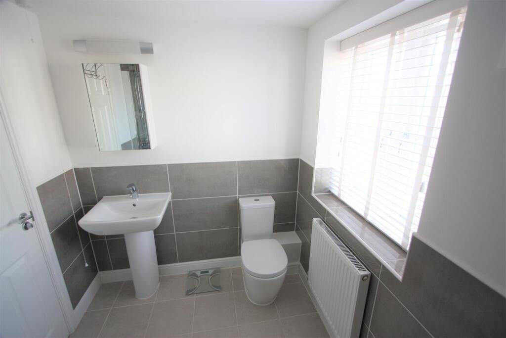 3 Bownder Corbenic Bathroom