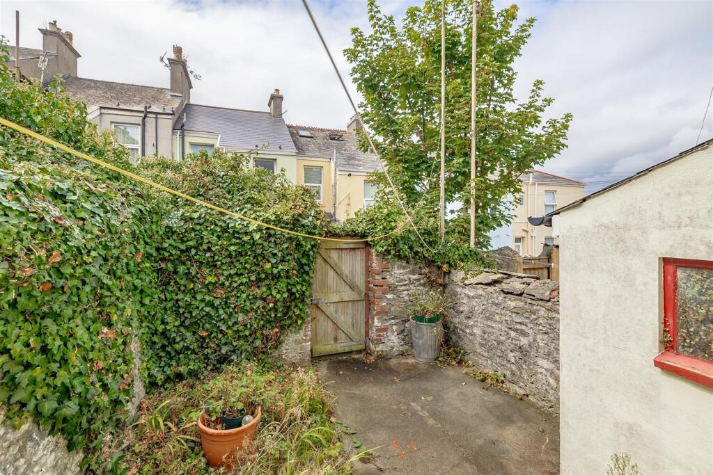 Rear Courtyard Garden