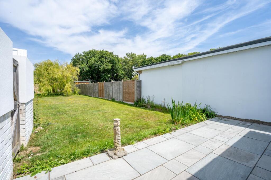 Rear Garden (2).jpg
