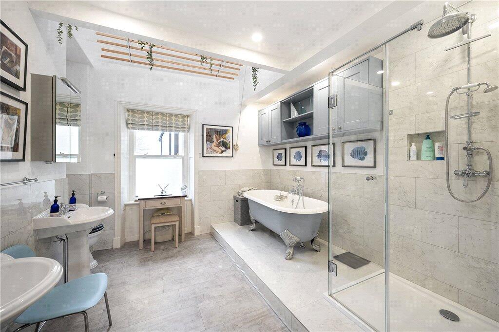 Main Bathroom