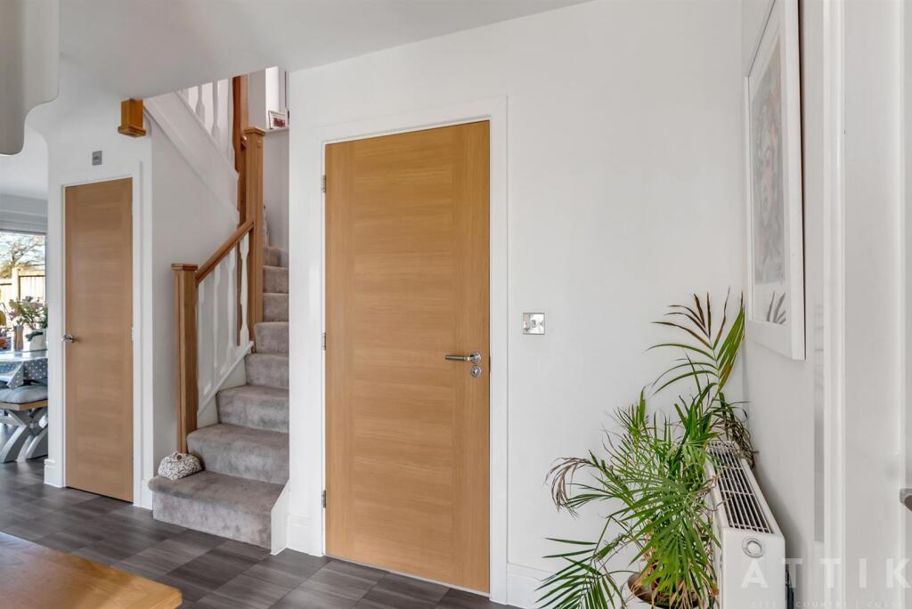30 Horseshoe road, hethersett, NR9 3PA (6).jpg