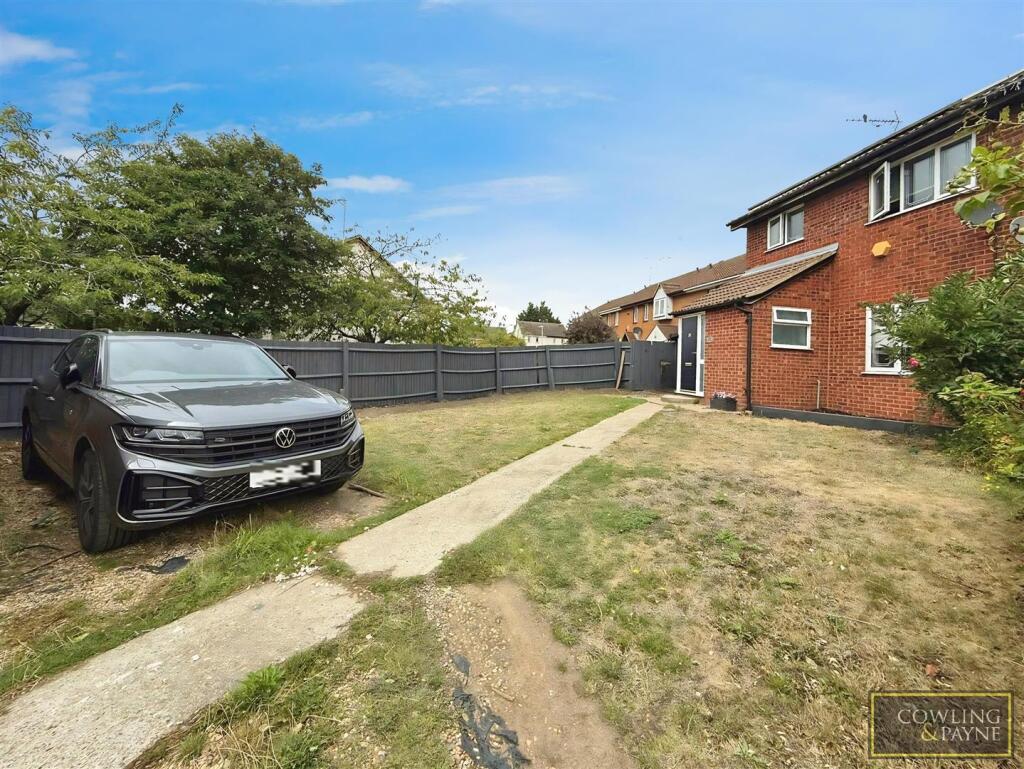 FRONT GARDEN