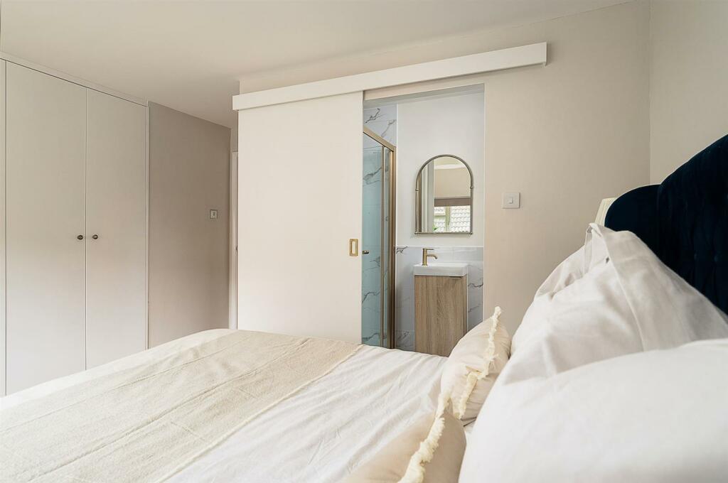 Principal bedroom