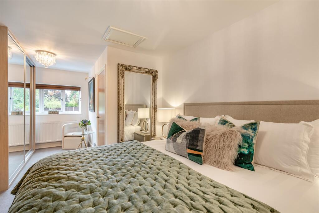 8665443-interior17.jpg