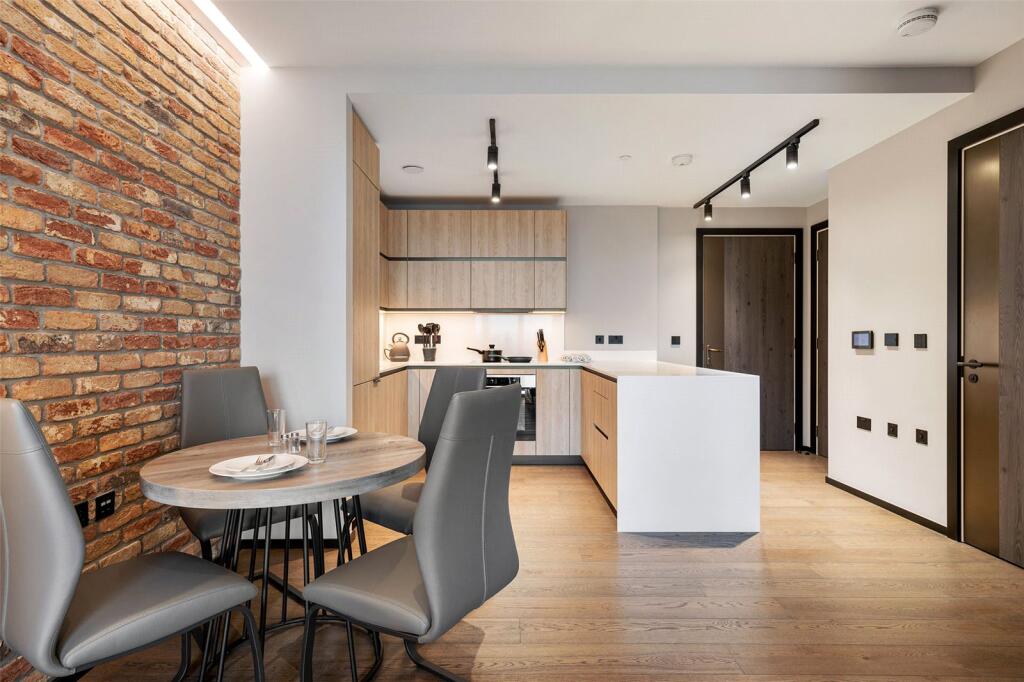Dining/Kitchen