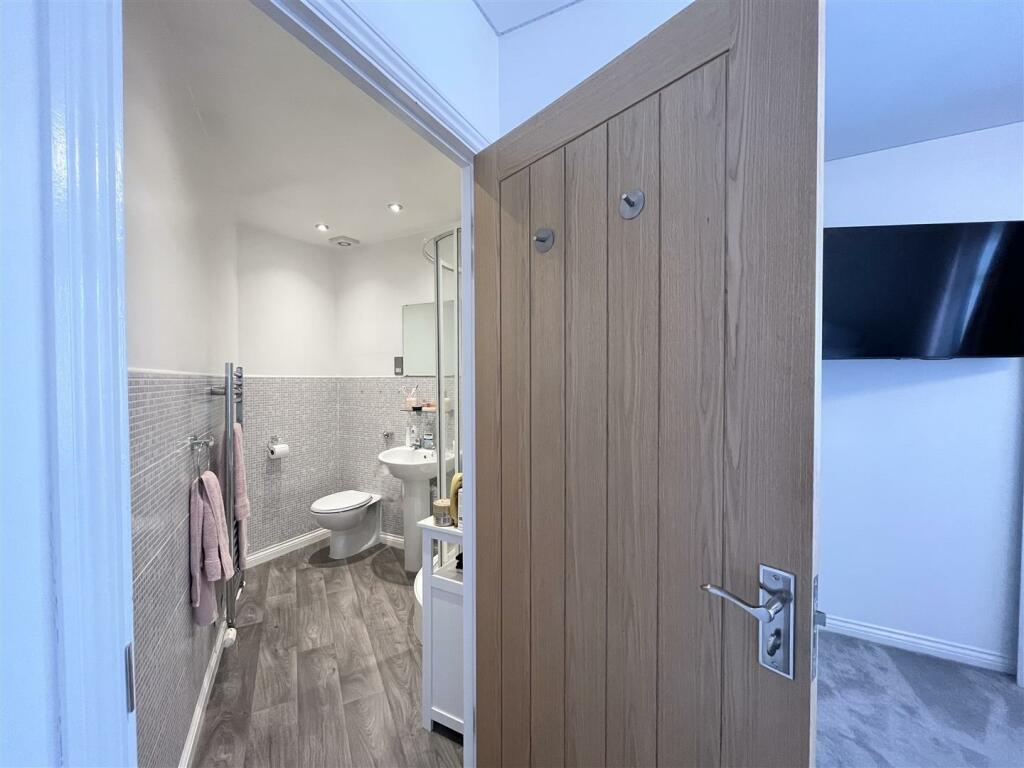 Bedroom One Ensuite