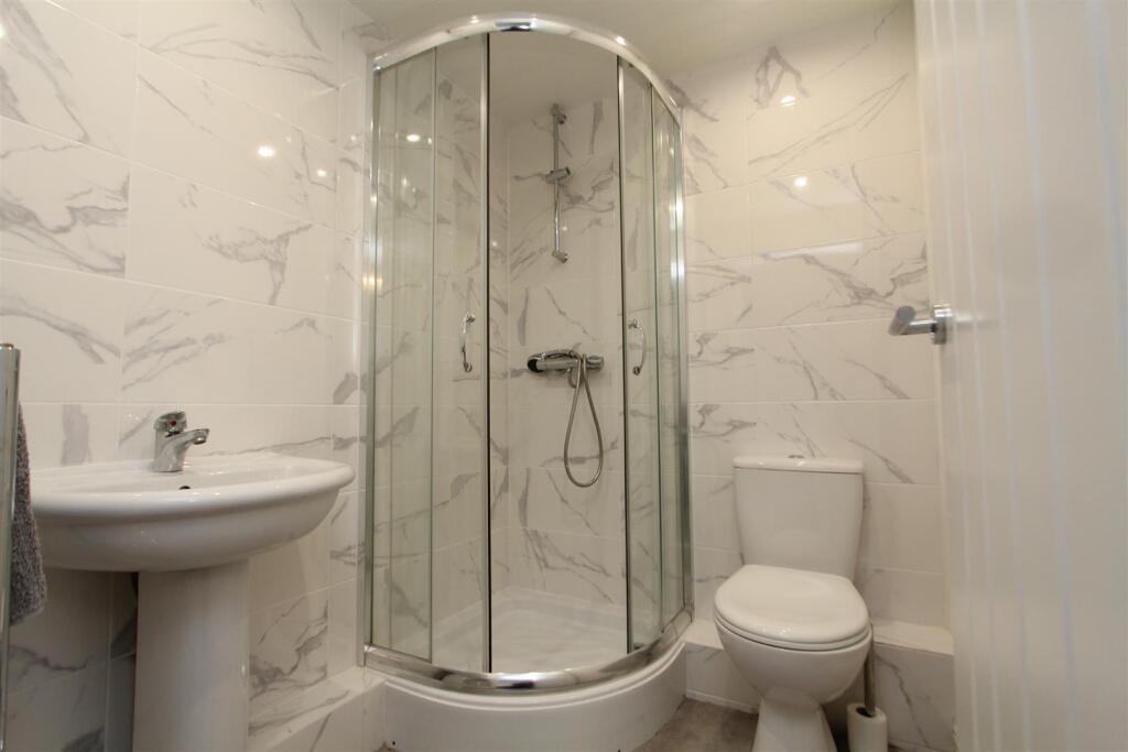 Shower room.JPG