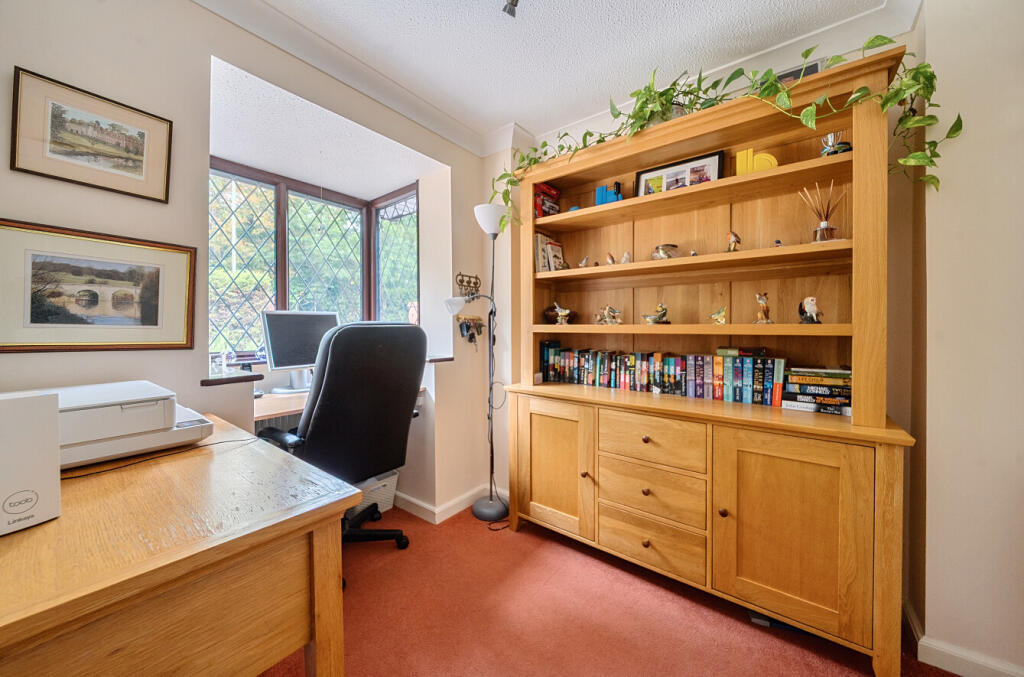 1343492-27-68af1b...